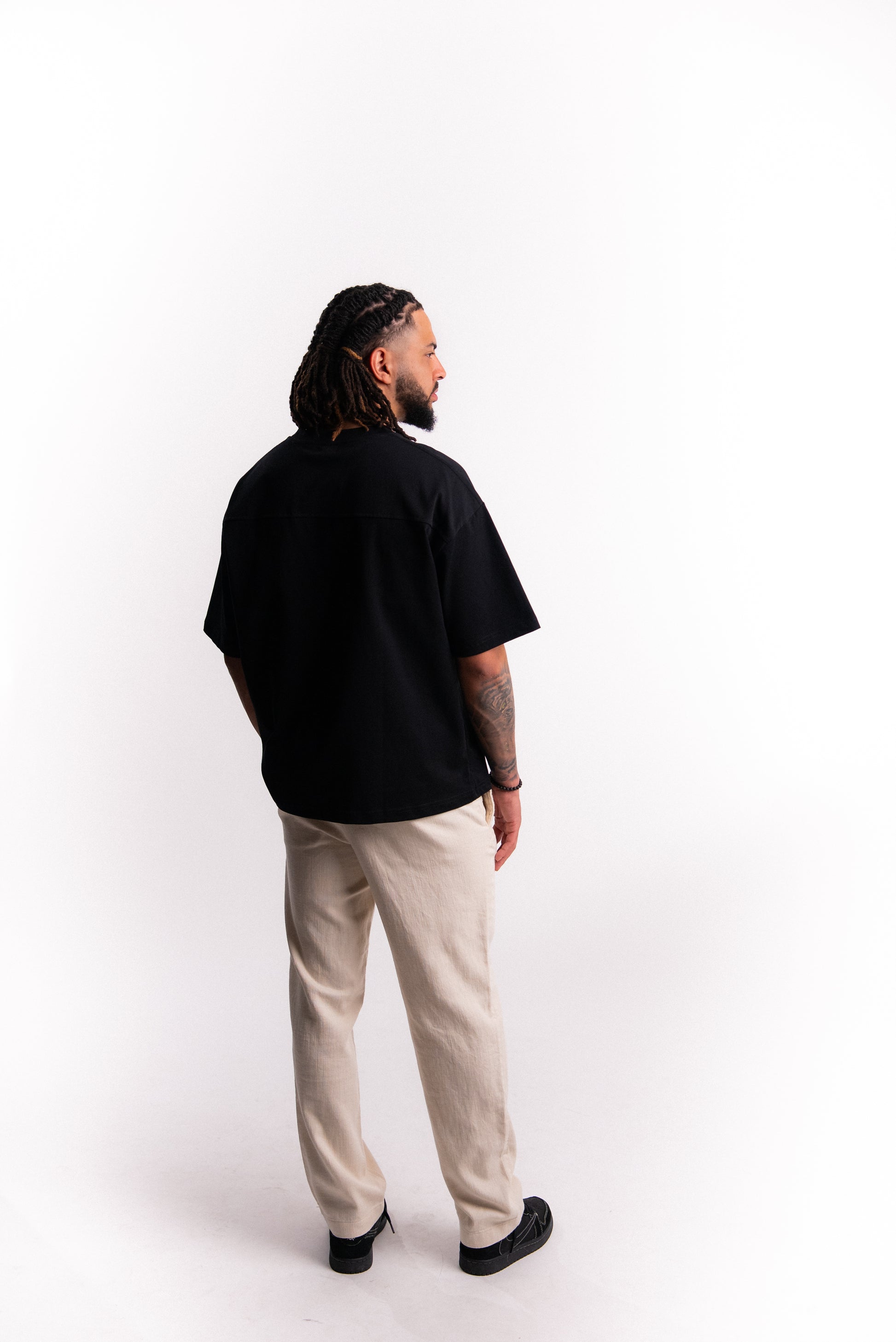 SILNTPLAY Embossed Tee in Obsidian, dropped shoulder fit