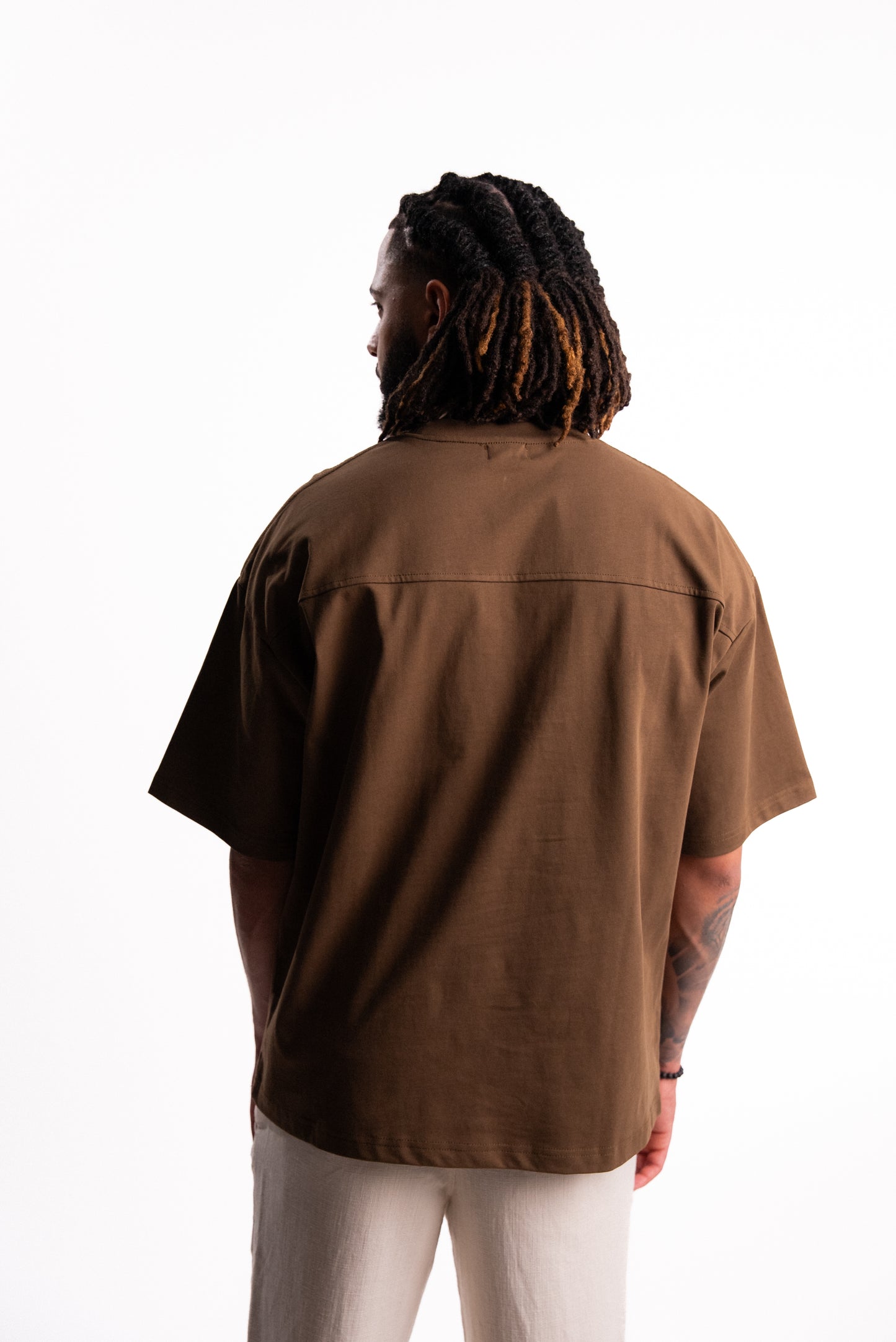 SILNTPLAY Embossed Tee in Claystone, 280gsm combed cotton detail