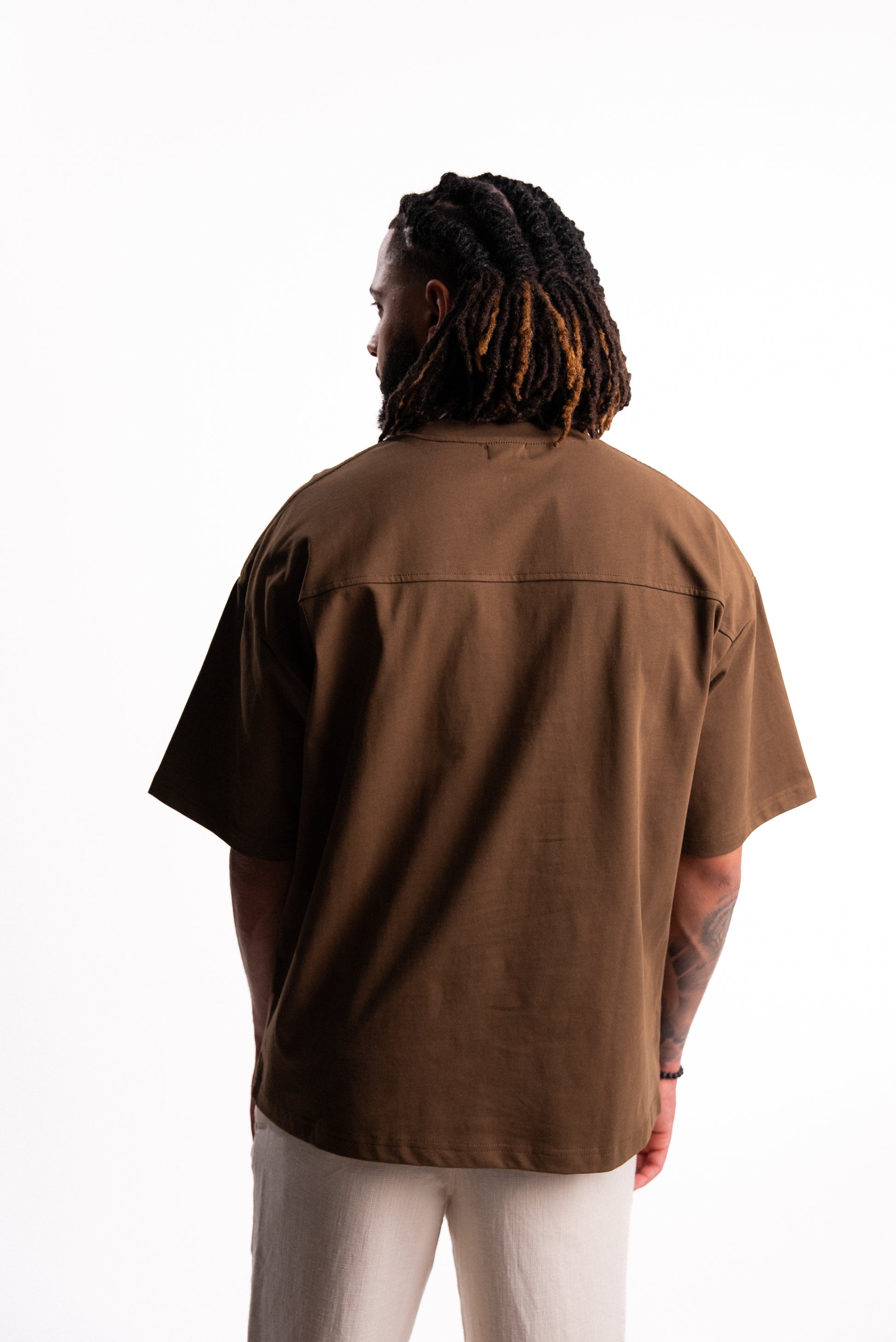 SILNTPLAY Embossed Tee in Claystone, 280gsm combed cotton detail